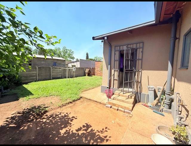4 BEDROOM HOUSE FOR SALE IN VANDERBIJLPARK CW 3
